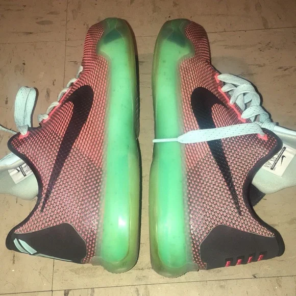 Nike Kobe X (10) Easter - Picture 3 of 7